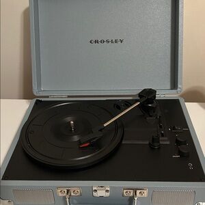 Fully Functioning Crosley Record Player